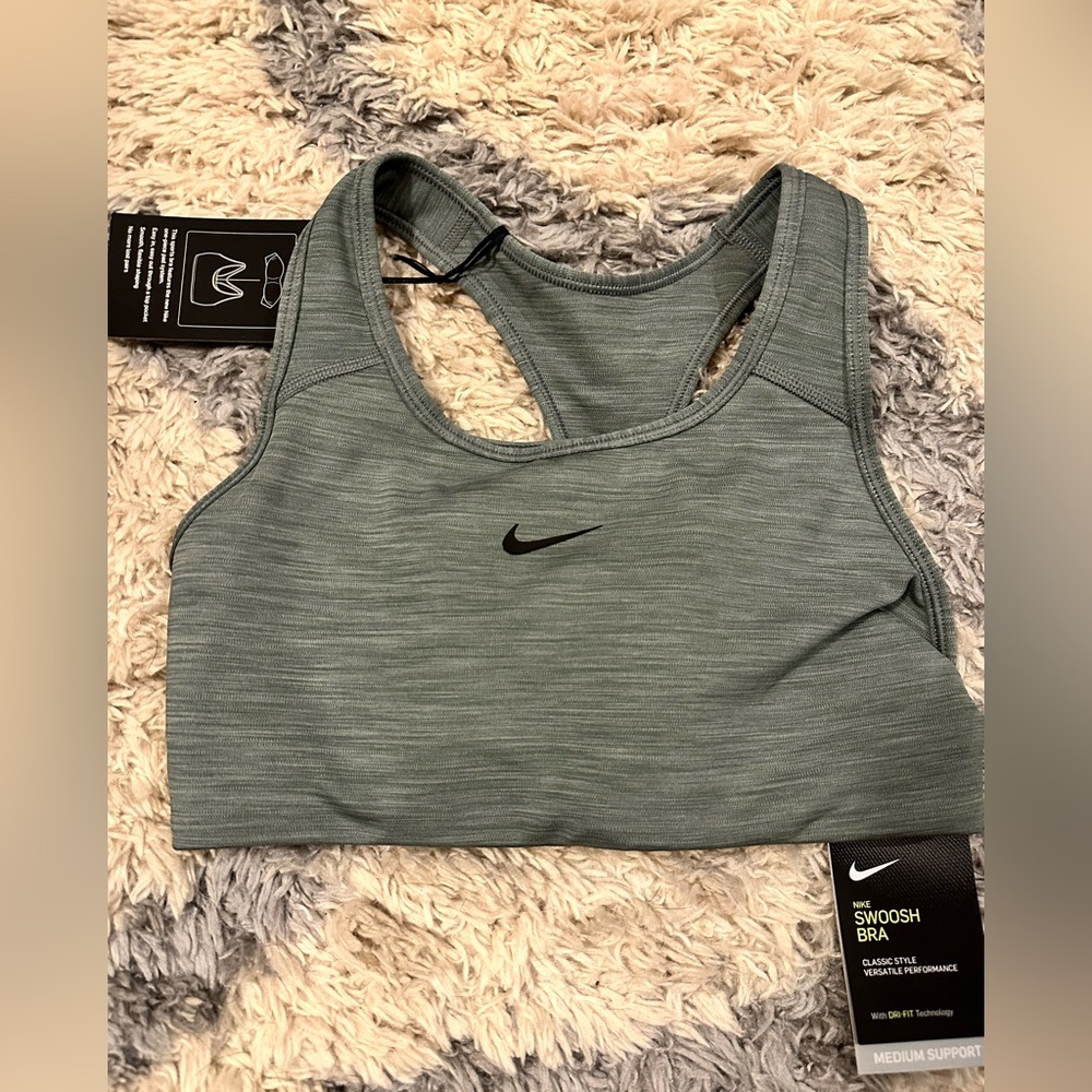 Nike women’s gray color sports bra, size Small